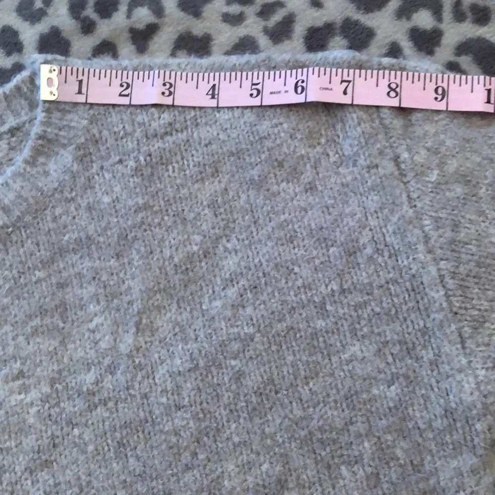 Express Drop Shoulder Sweater Crewneck in Oatmeal Size Small Women’s